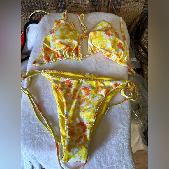No Brand Other - 2 piece yellow floral bikini